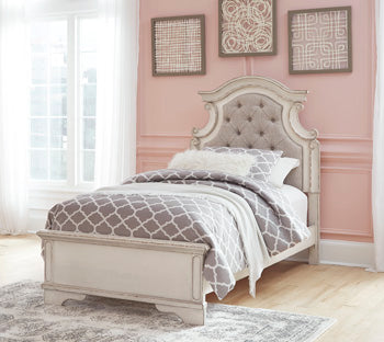 Realyn Twin Panel Footboard